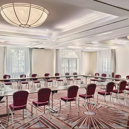 Отель Sheraton Grand 5*