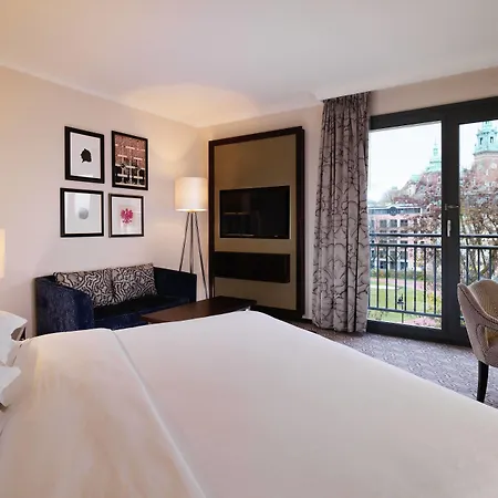 Отель Sheraton Grand