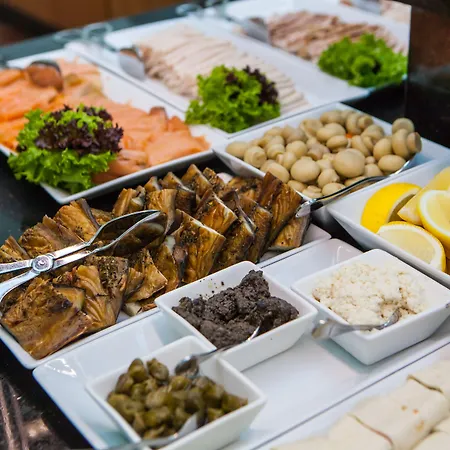 Sheraton Grand Отель