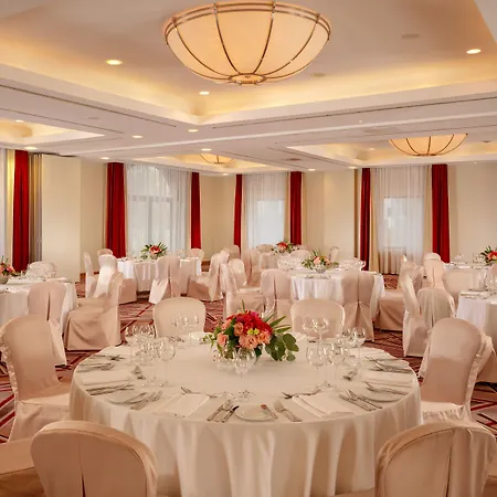 Отель Sheraton Grand Краков