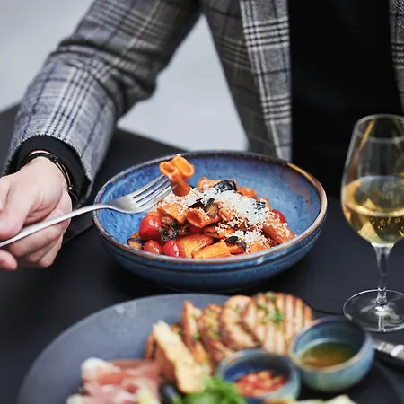 Sheraton Grand Отель