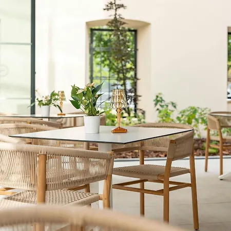 Отель Sheraton Grand Краков