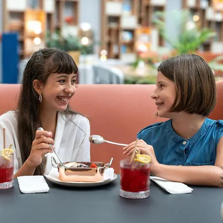 Отель Sheraton Grand