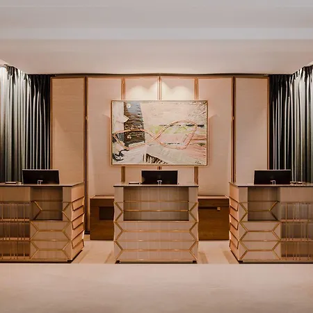 Szálloda Sheraton Grand 5*