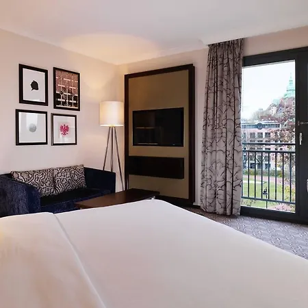 Sheraton Grand Szálloda 5*