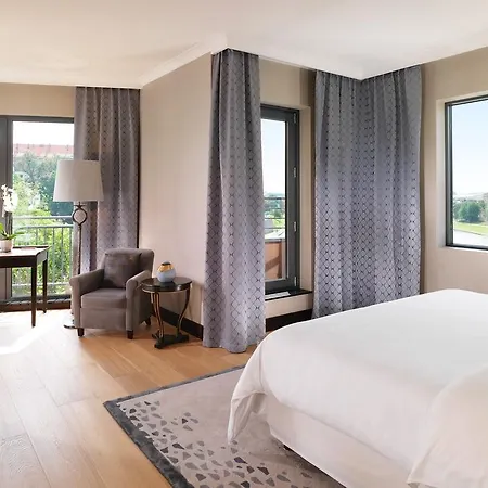 Sheraton Grand Szálloda