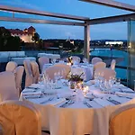 Sheraton Grand Hotel