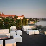 Sheraton Grand Hotel